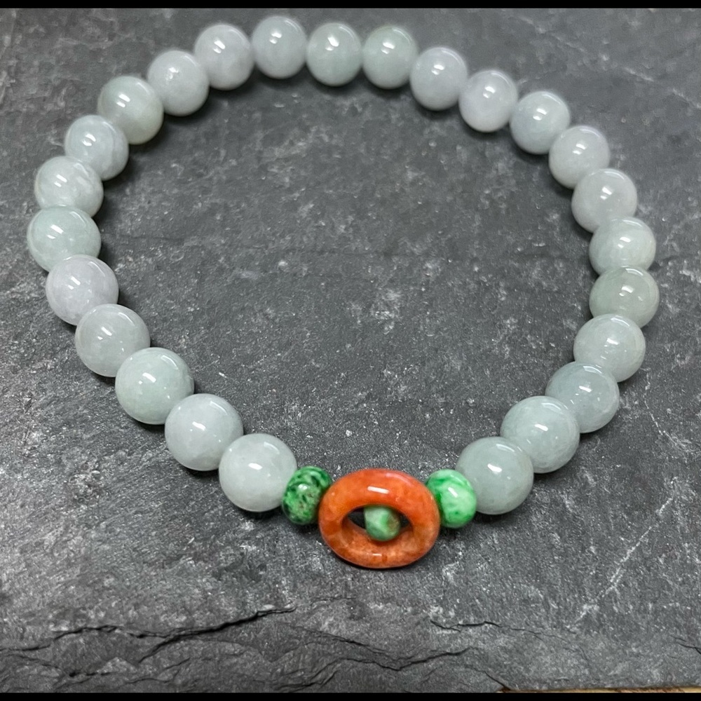 Lavender tone jade bracelet
